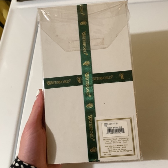 NWT Waterford set of 2 fingertip towels 14x20 - Picture 5 of 5